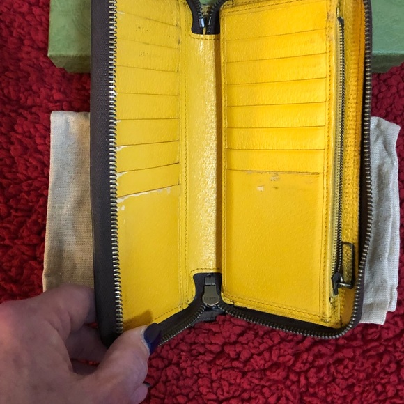 GUCCI AUTHENTIC NEO VINTAGE GG SUPREME CONTINENTAL WALLET. GUC. FULL INCLUSION. - Picture 8 of 11